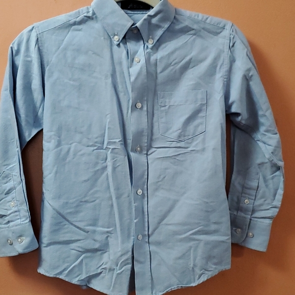 IZOD Button up Blue Shirt. - Picture 3 of 5